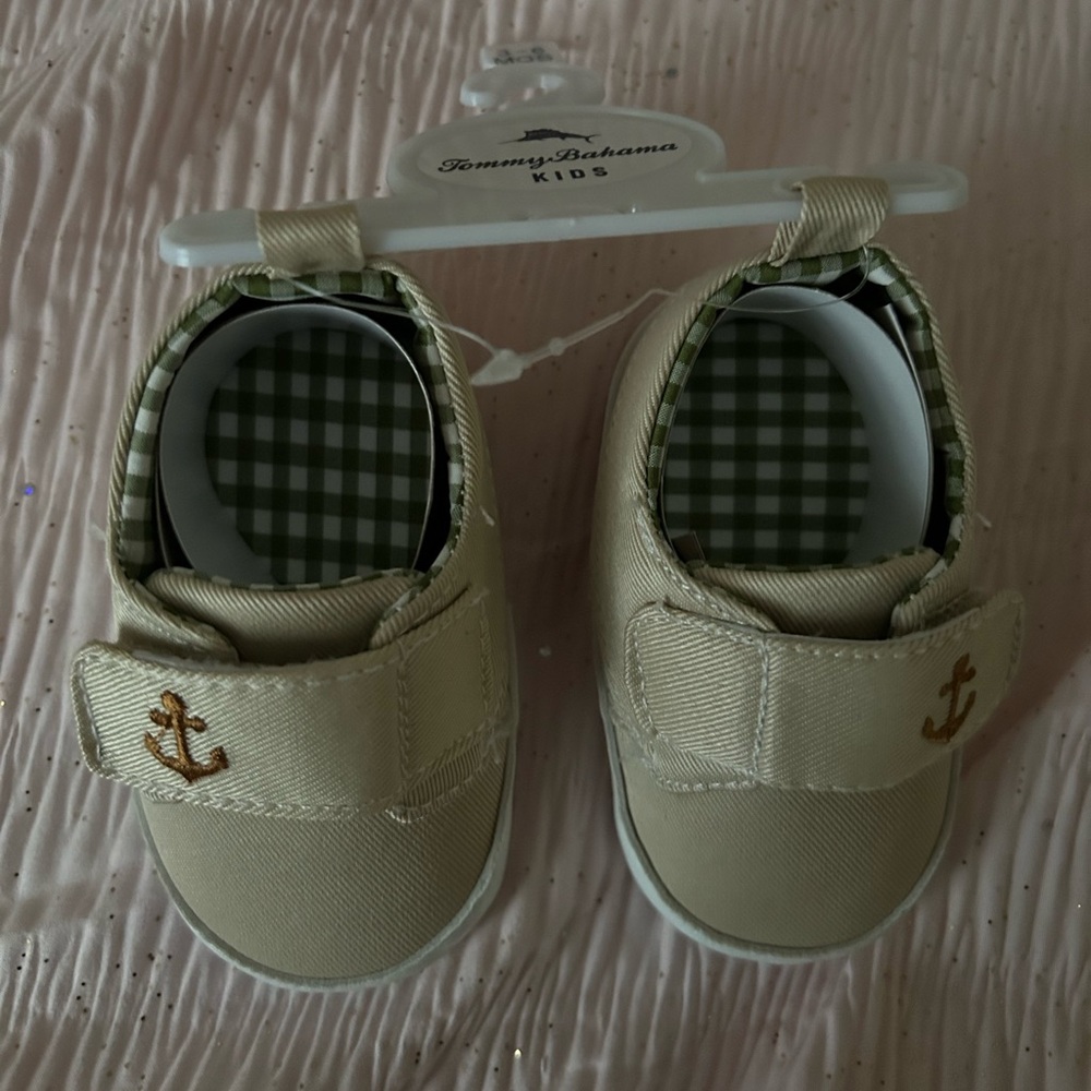 Tommy Bahama Kids Cream Shoes with Anchor Detail